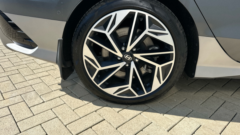 Hyundai IONIQ 6 239kW Ultimate 77kWh 4dr AWD Auto Electric Saloon